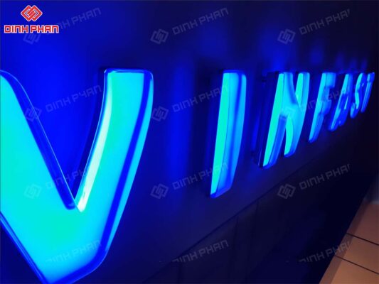 lam-bang-hieu-showroom-01
