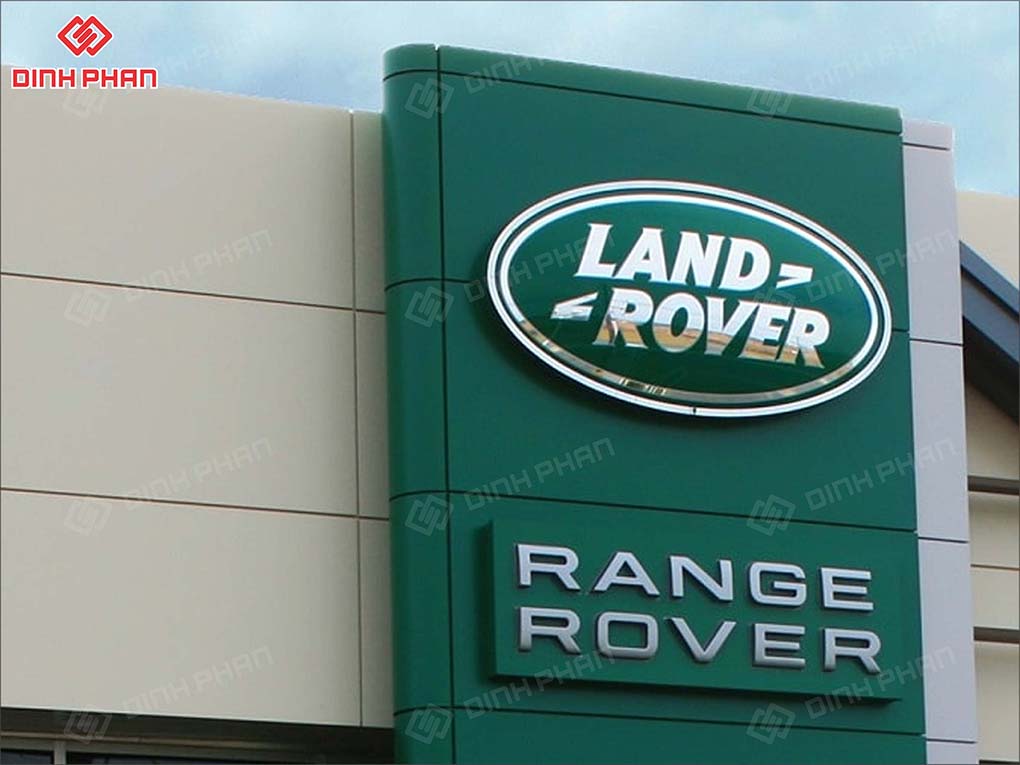 showroom Land Rover