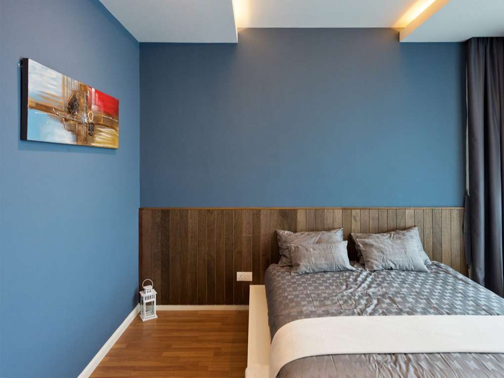 Thiết kế phòng ngủ vợ chồng với những tấm gỗ cao ốp lưng tường