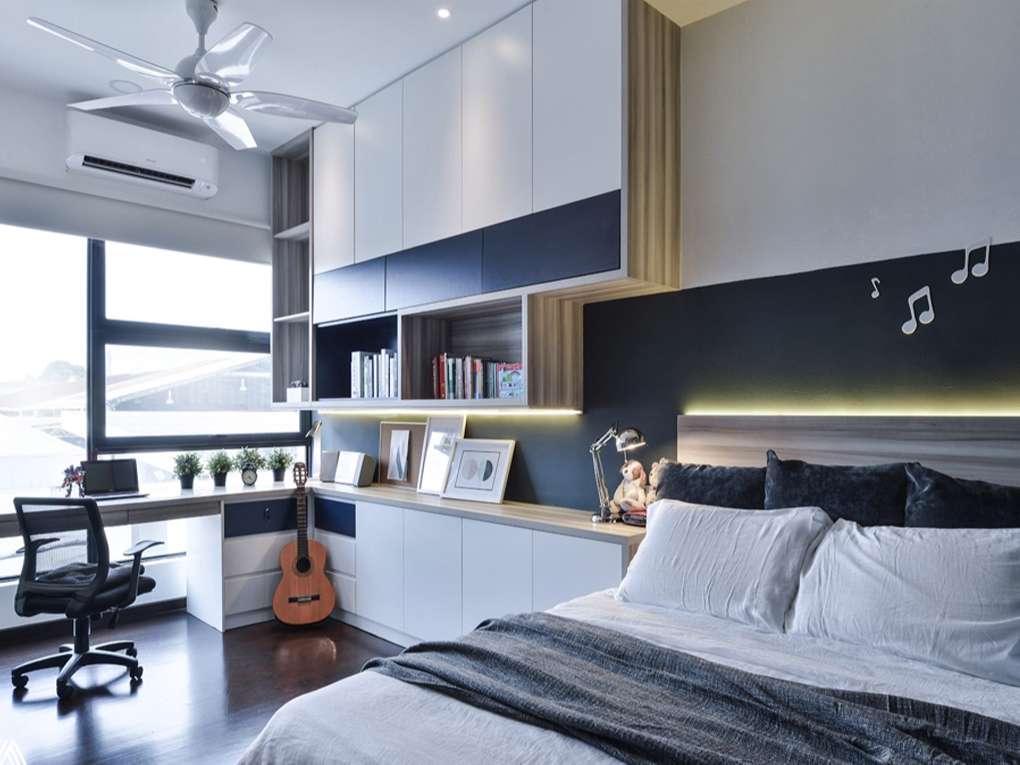 thiết kế phòng ngủ vợ chồng theo tông màu trắng và xanh