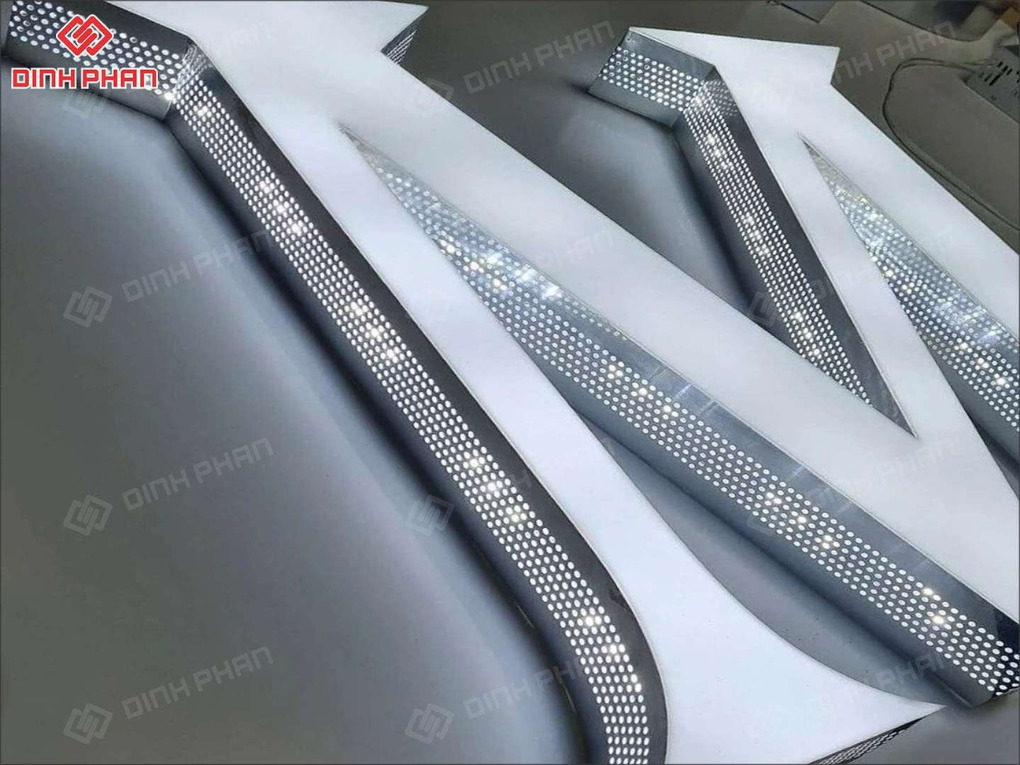 Bảng hiệu chữ nổi đèn LED tại Đắk Lắk sáng đẹp Logo nổi mica gắn đèn LED sáng mặt