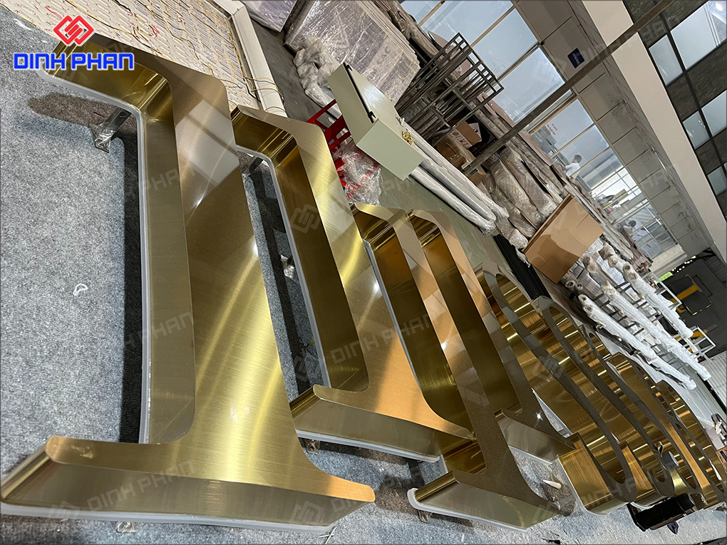 Chữ inox vàng xước