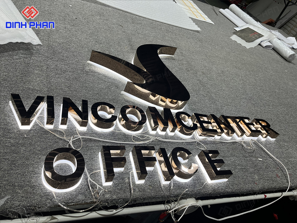 Bảng hiệu chữ inox vàng của Vincomcenter Offcie