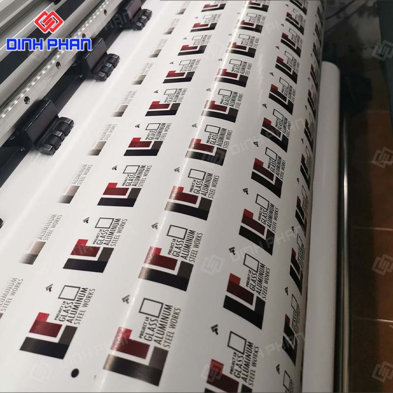 Tem decal trong suốt