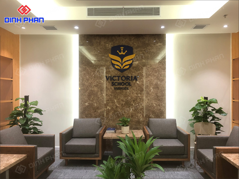 Thi Công Bảng Biển Vitoria School Chuẩn Trường Quốc Tế Bảng hiệu trong phòng