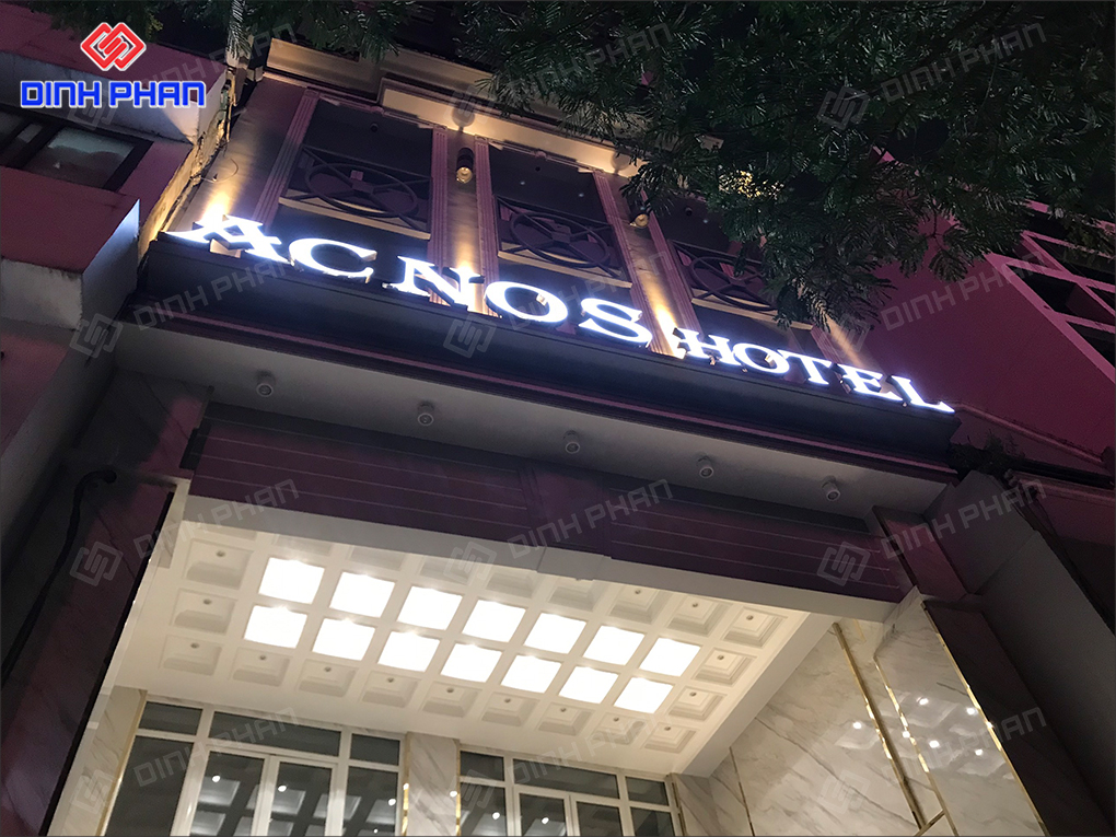 Làm Bảng Hiệu Acnos Hotel sang trọng, sáng đẹp Bảng hiệu khi hoàn thiện